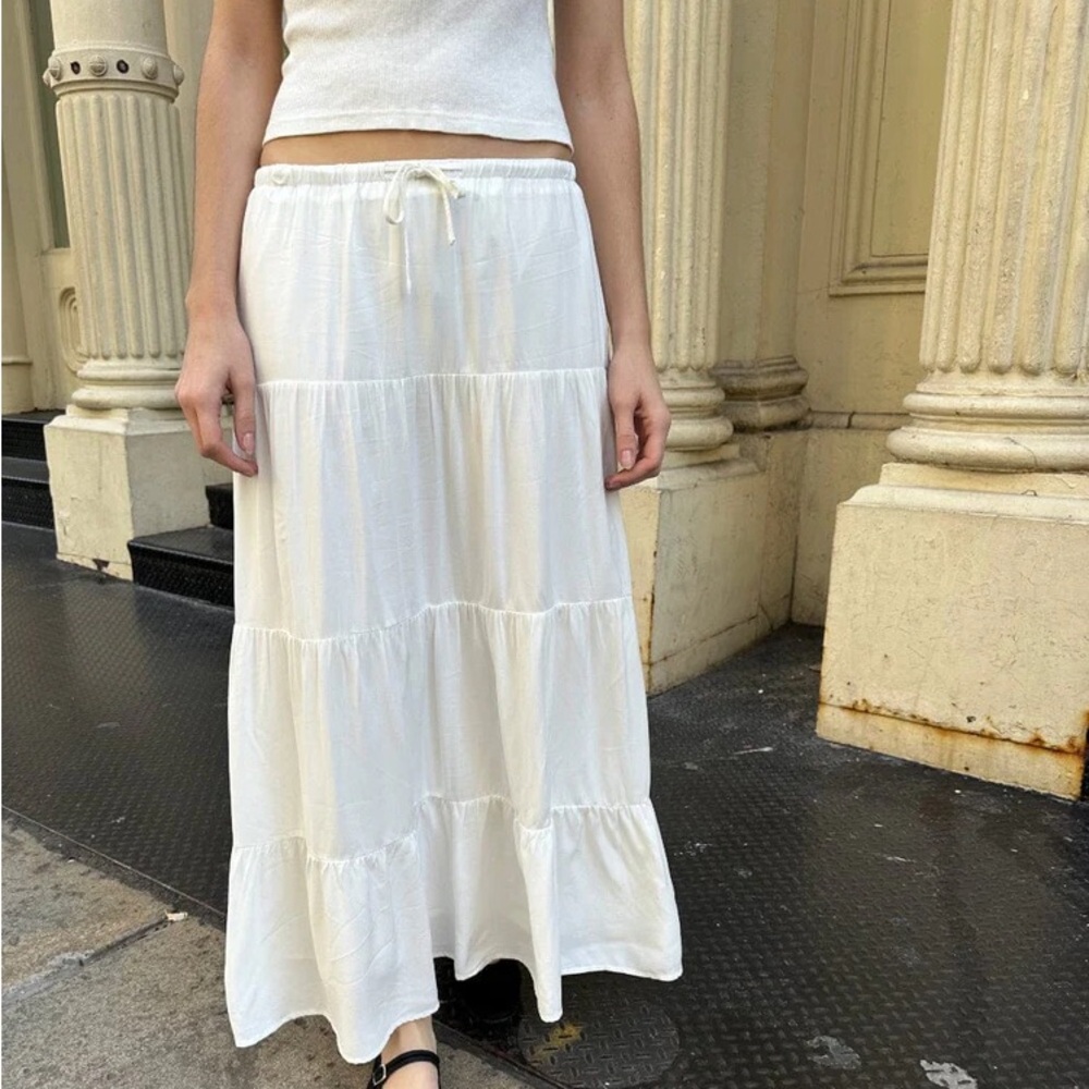 Brandy Melville Nadia skirt